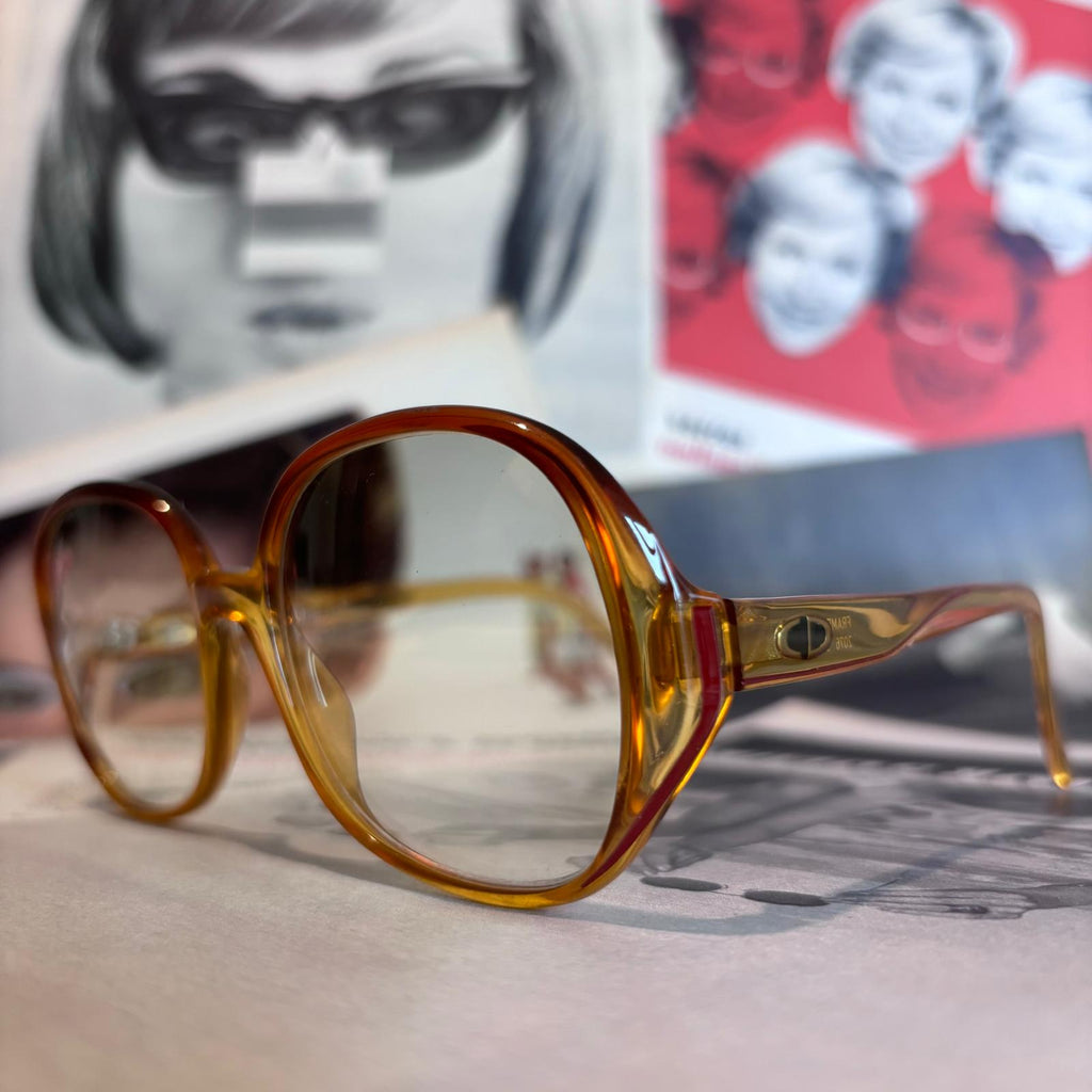 Comment reconnaître et dater des lunettes vintages ?